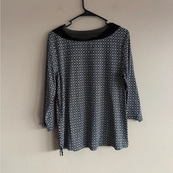 NEW Croft & Barrow Black and White Diamond 3/4 Sleeve Top - Picture 2 of 8